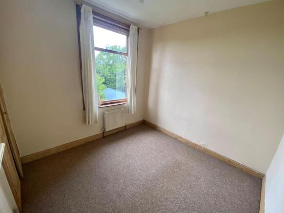 3 bed House to rent Image 5