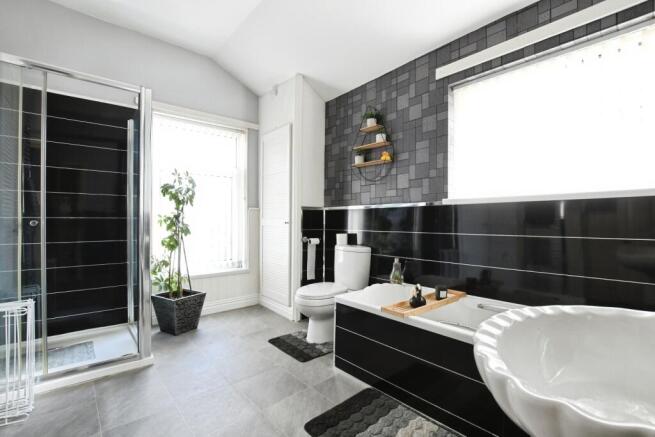 3 bed Terraced for sale Image 4