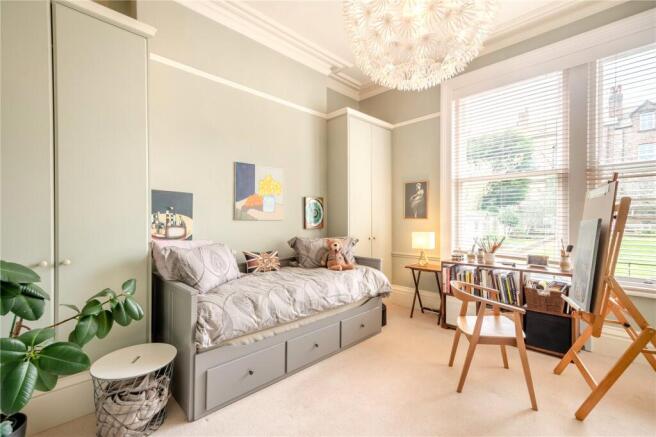3 bed Flat for sale Image 11