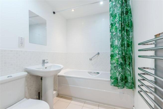 2 bed Apartment for sale Image 10