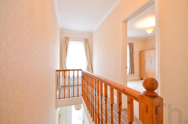 Landing - Cowes - Isle of Wight Letting Agents.JPG