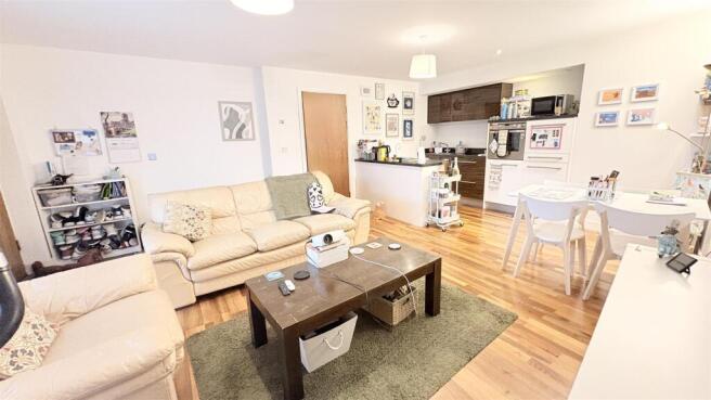 Open Plan Living Room/Kitchen