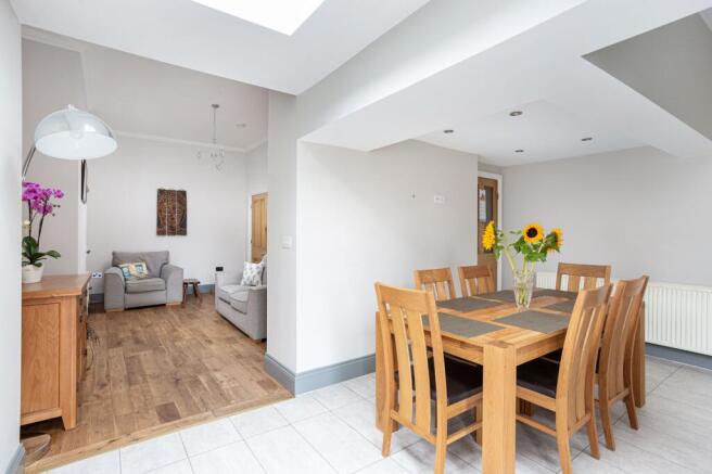 4 bed Town House for sale Image 9