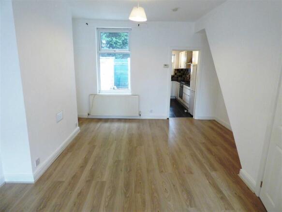 Open Plan Living/Dining Area: