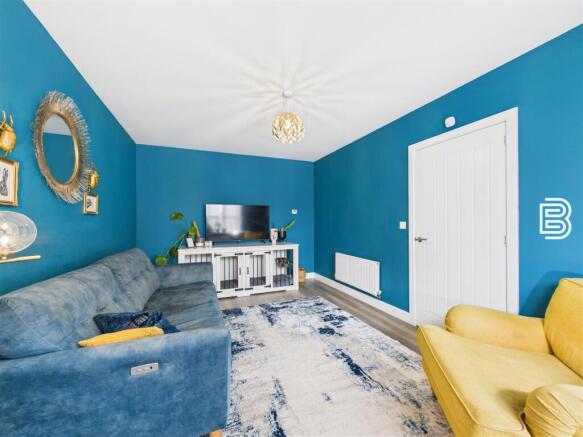 Living Room (2).jpg