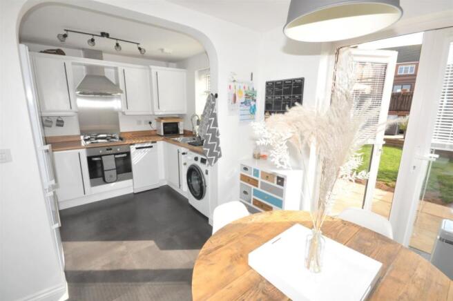 KITCHEN DINER