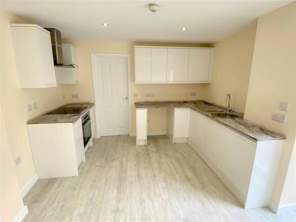 2, 8 Mayfield Road Kitchen