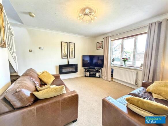 2 bed Semi-Detached for sale Image 3
