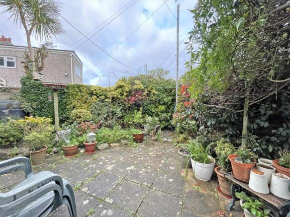 Barne Road 4a - Garden FRONT PAGE.jpg
