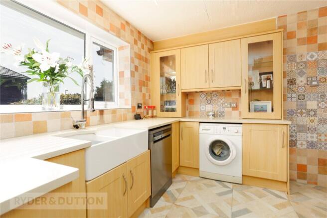 4 bed Detached Bungalow for sale Image 4