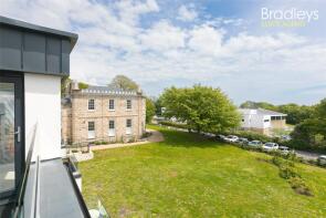 18, Armistice Gardens, Centenary Way, Penzance TR18 2FX