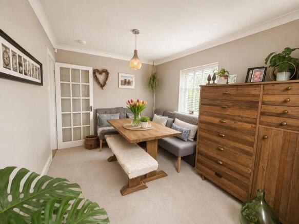 3 bed House to rent Image 4