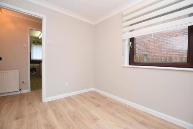 2 bed Semi-Detached Bungalow to rent Image 6
