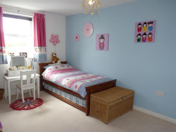 BEDROOM 2