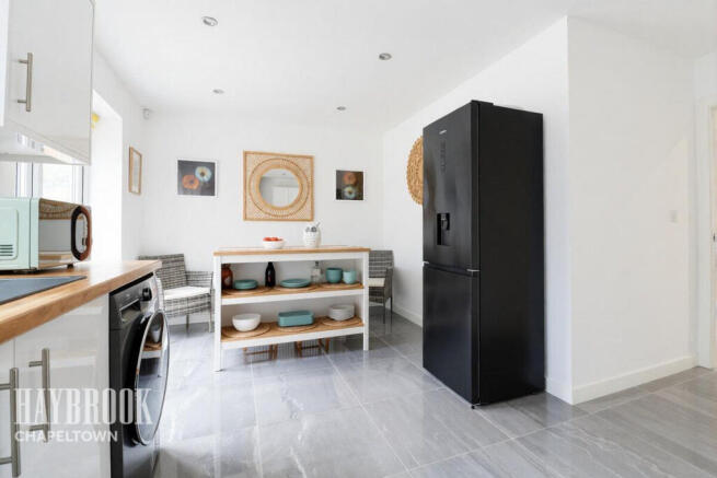 4 bed Town House for sale Image 9