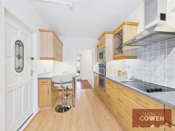 2 bed Apartment for sale Image 7