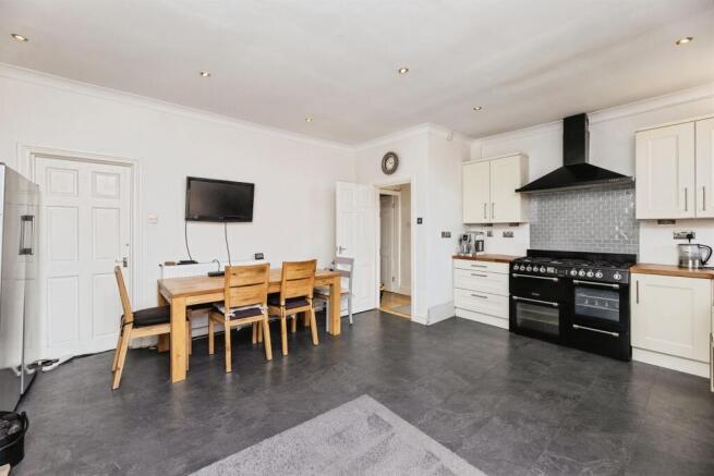 3 bed Detached for sale Image 6