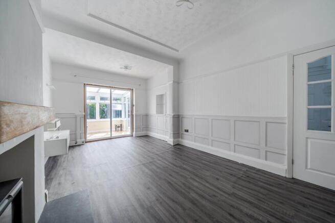 Living room 2.jpeg