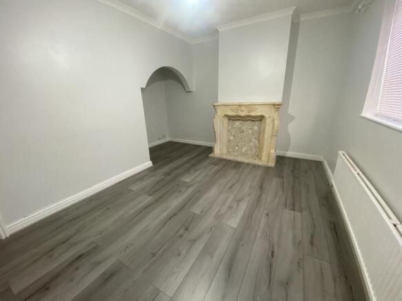 3 bed House to rent Image 4