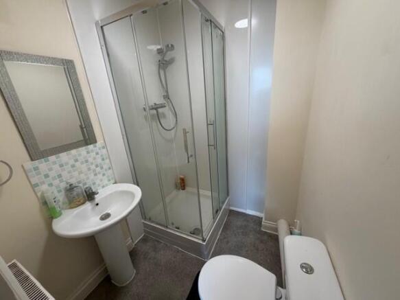 1 bed Apartment to rent Image 4