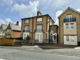 82d, Mill Hill Road, Cowes PO31 7EQ