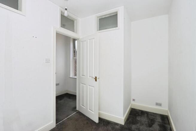 3 bed Terraced for sale Image 10