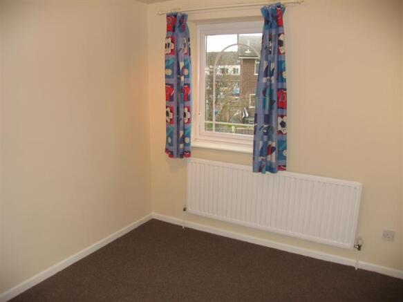31 Haddon Way Bed 2.jpg