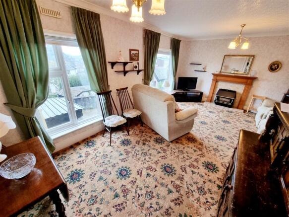 Sitting & Dining Room