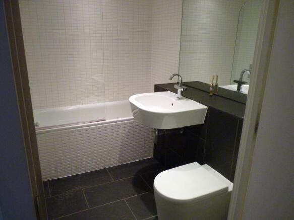 2 bed Apartment to rent Image 10