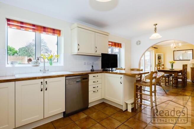 Kitchen/b'fast rm
