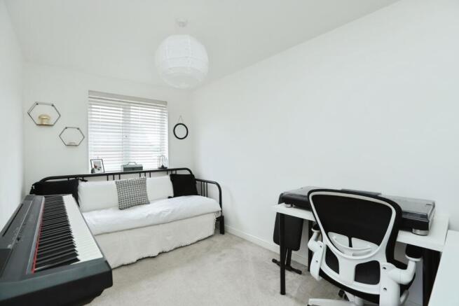 3 bed Semi-Detached for sale Image 9