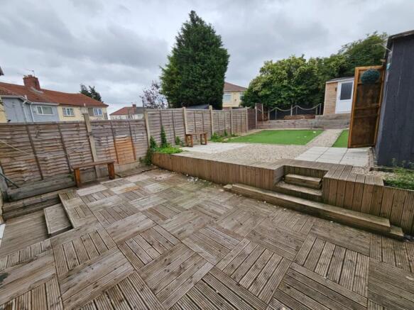 4 bed Semi-Detached to rent Image 8