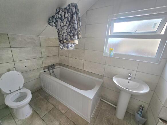 1 bed House Share to rent Image 7