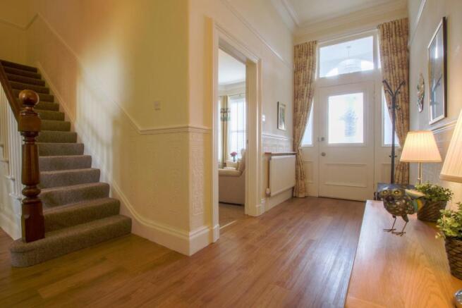 L Shaped Entrance Hall