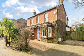 2, Echo Barn Lane, Wrecclesham, Farnham GU10 4NP