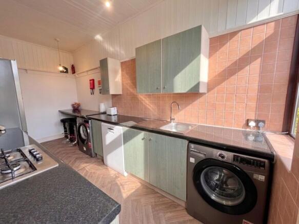 3 bed Terraced for sale Image 5