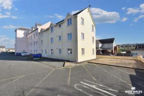 44, London Road, Pembroke Dock SA72 6DT