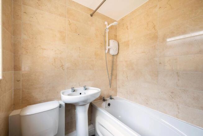 2 bed Terraced to rent Image 8