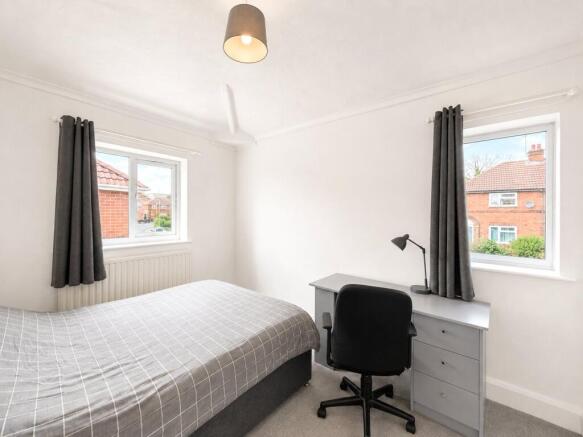4 bed Semi-Detached for sale Image 8