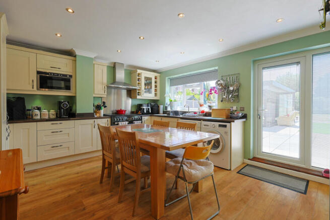 #WelcomeHome to 47 Lickhill Road, Stourport-on-severn, DY13 8SL photo 4