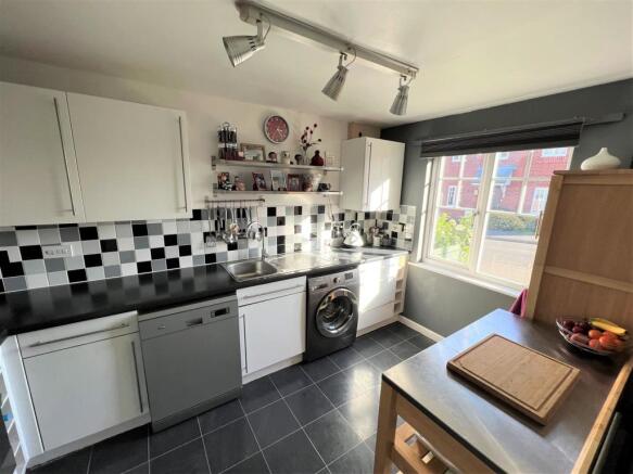 Kitchen A.JPG