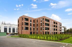 Flat 8a, Oaklands House, Littleworth Road, Esher KT10 9FS