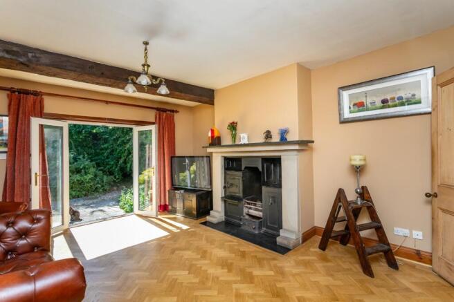 4 bed House for sale Image 8