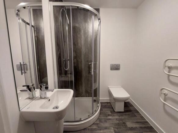 2 bed Apartment to rent Image 7