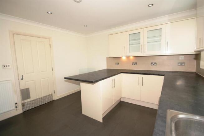 78b kitchen b.JPG