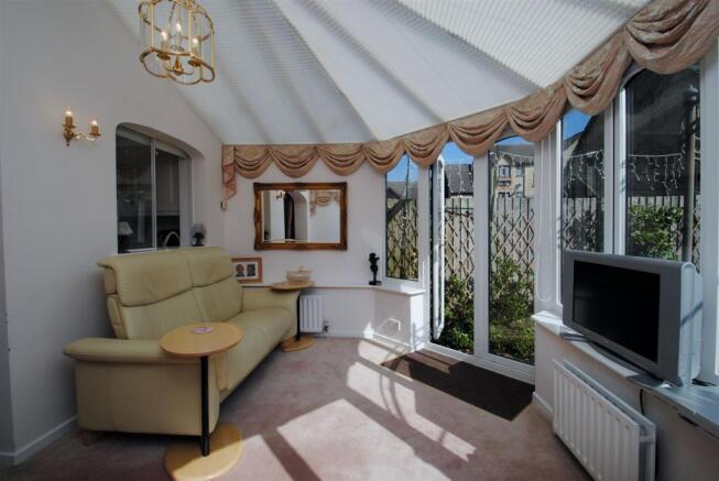 Garden/ Play Room