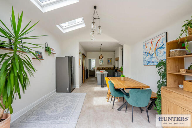 3 bed Semi-Detached to rent Image 5