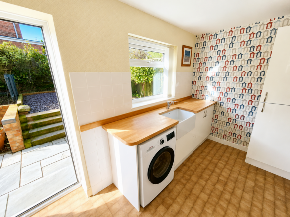 4 bed Detached for sale Image 11