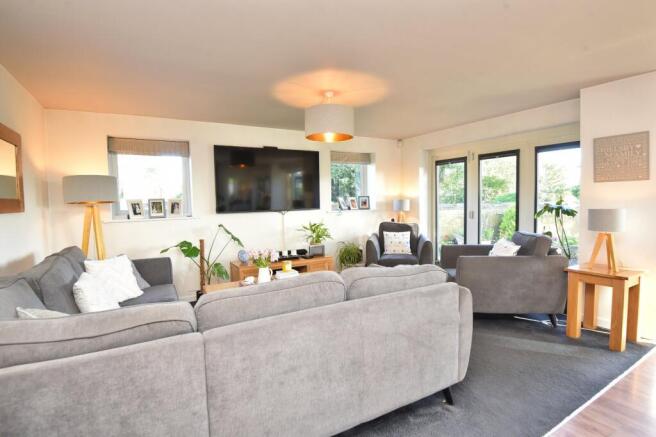 2 bed House for sale Image 5