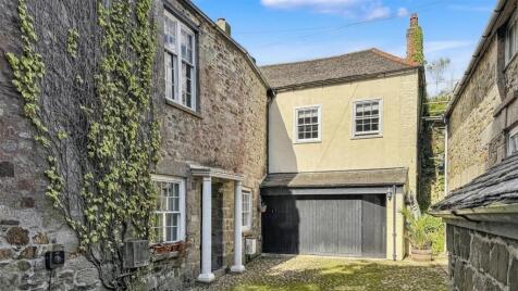 Helston, Tucked away home close to the town